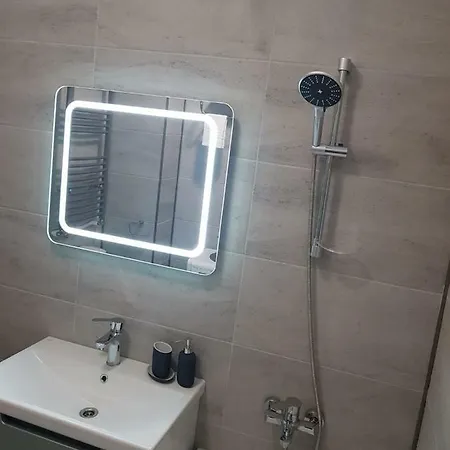 Ranya Alezzi Apartment Navodari