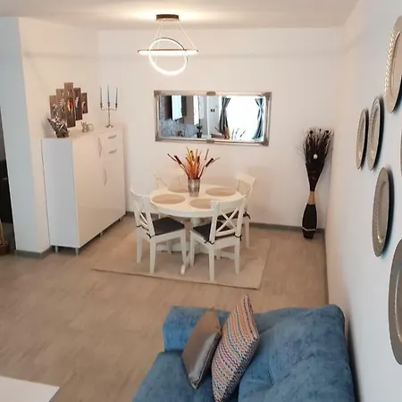 Ranya Alezzi Apartment *